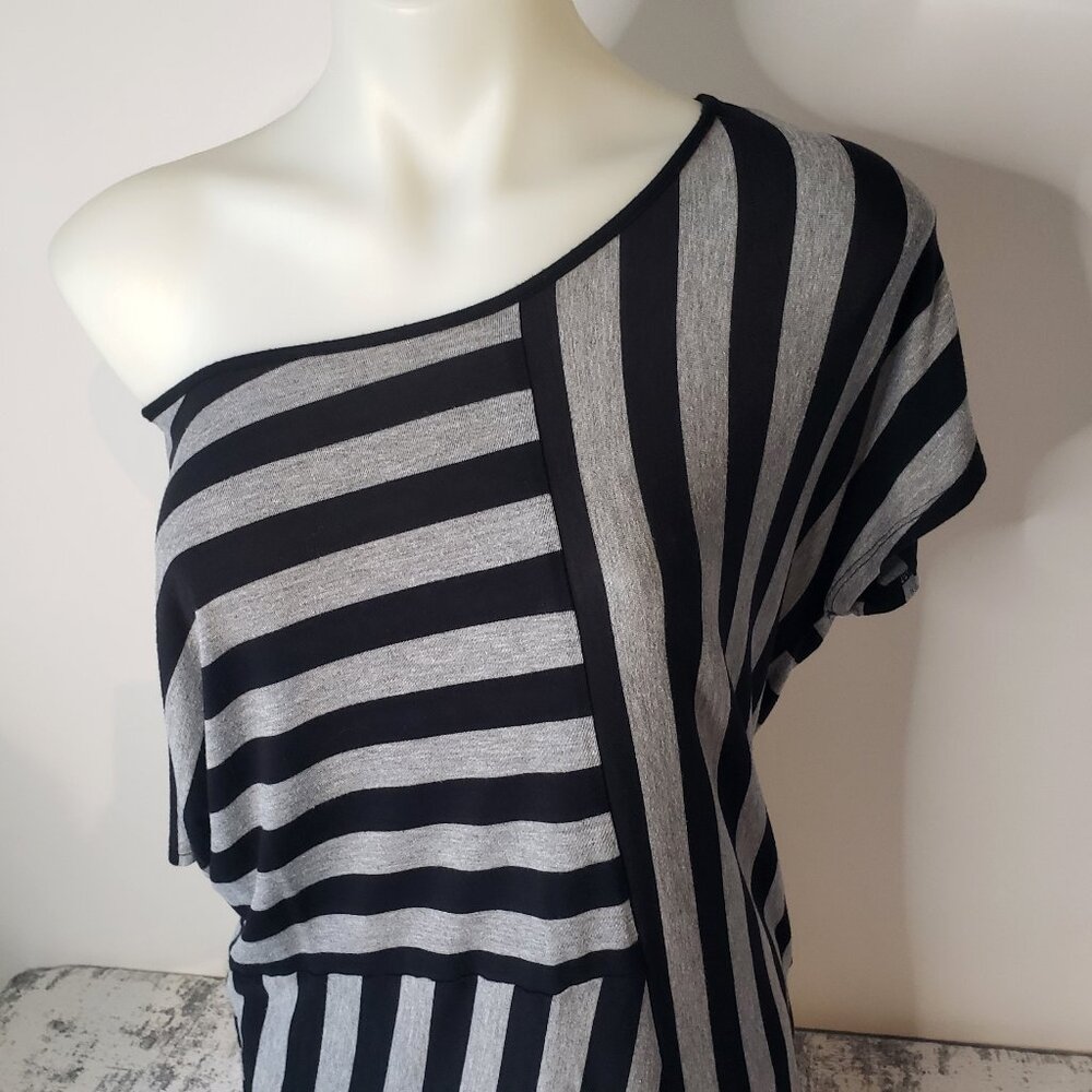 Black and Grey Striped Cable & Gauge Top